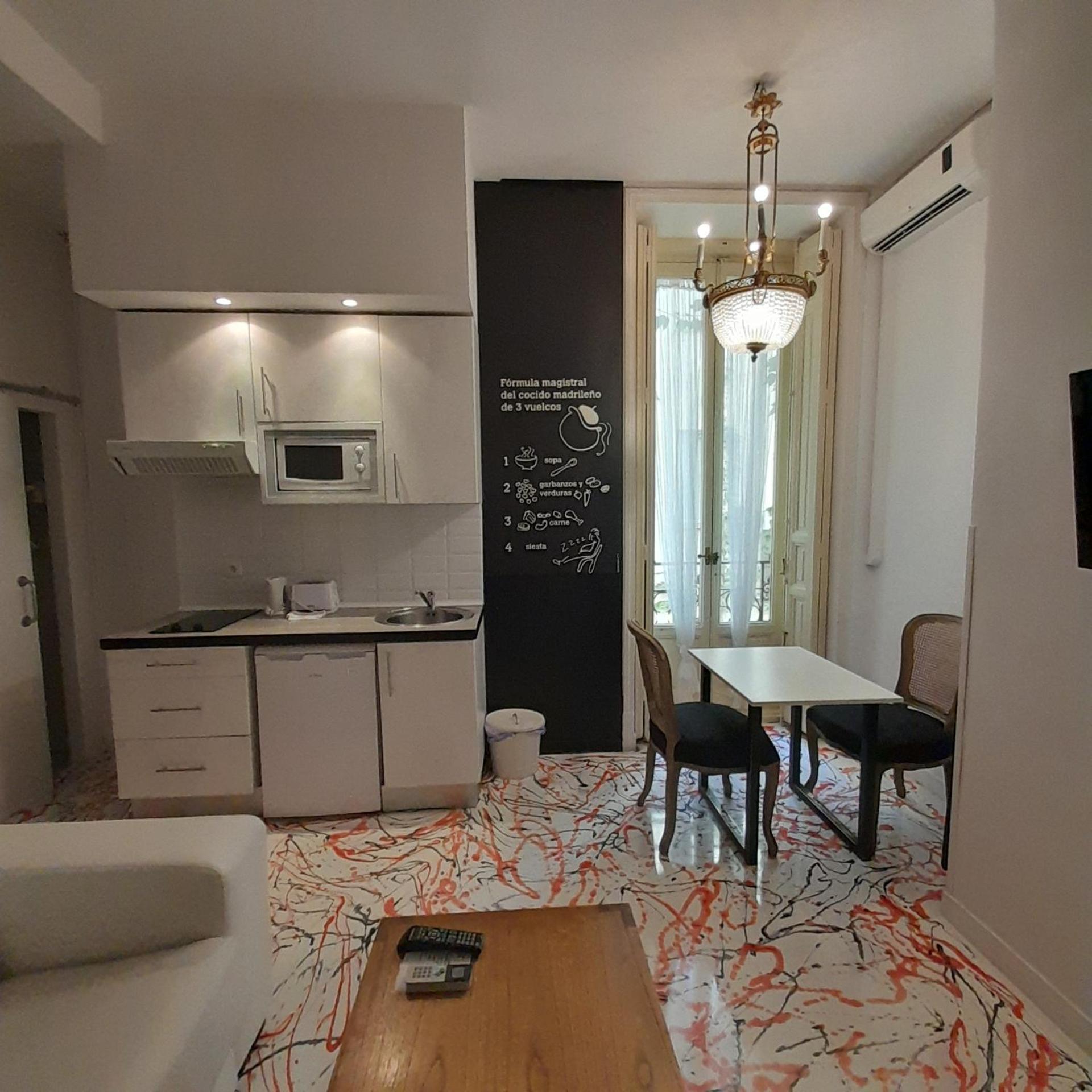 Apartamentos Matute 11 Madrid Exterior foto